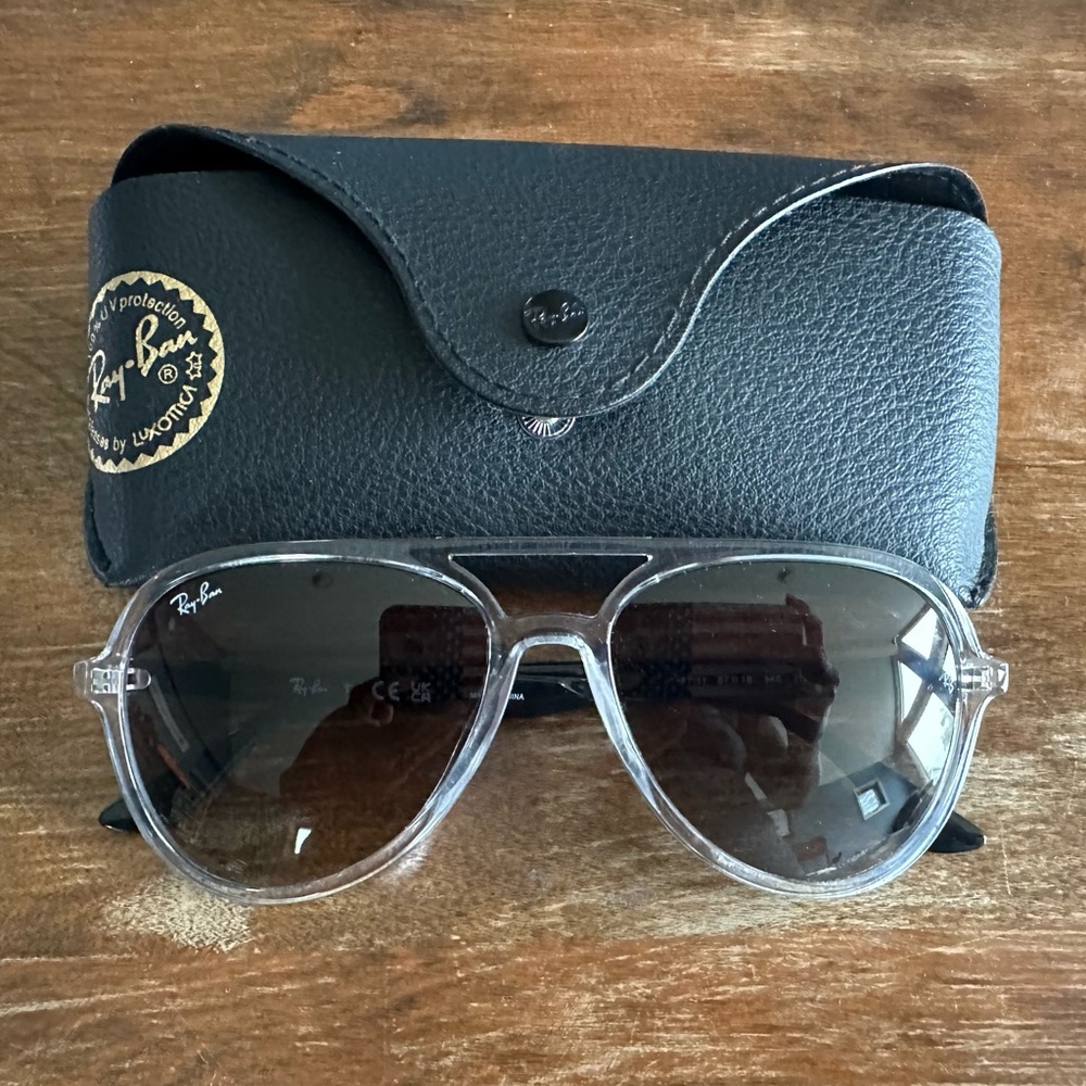 Ray-ban Aviator Sunglasses with Case